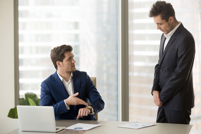 La psicología revela qué rasgo comparten las personas que siempre llegan antes de la hora acordada. Fuente: Shutterstock.