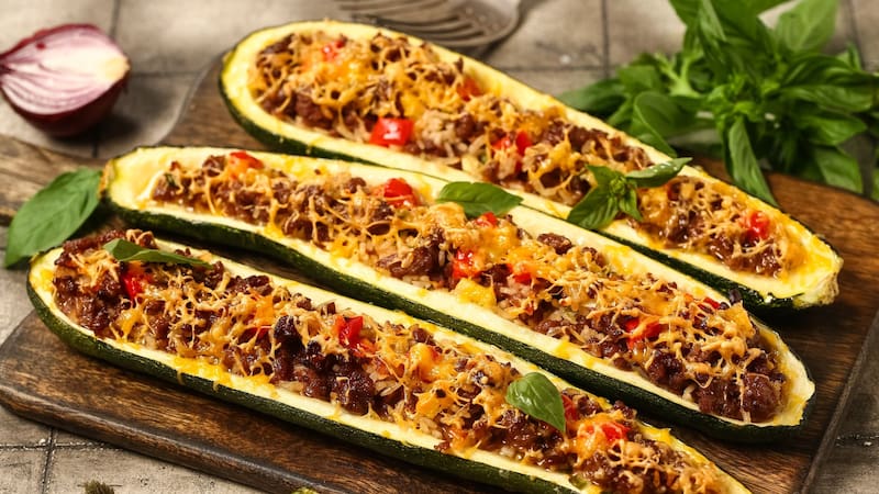 La receta fácil de calabacines rellenos para elaborar en casa como los hacían las abuelas. Foto: Shutterstock