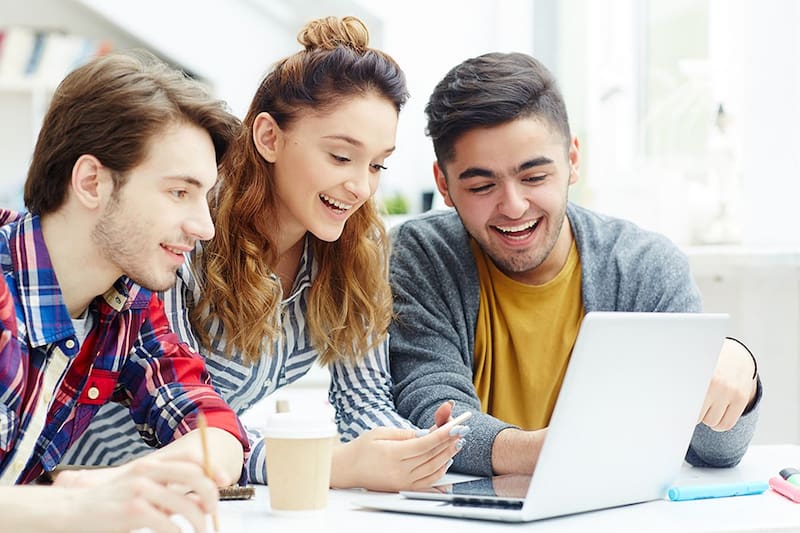 La reducción no está disponible para agencias, consultorías, gestorías, despachos o intermediarios que tramitan marcas en representación de terceros con fines comerciales.