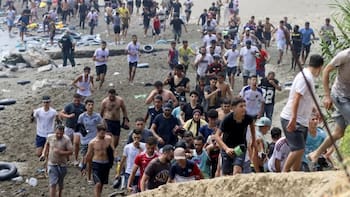 La regularización de inmigrantes en España es una “idea nefasta” y amenaza al espacio Schengen, según el primer ministro sueco