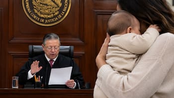 La Suprema Corte sienta falló a favor de las mujeres y ahora podrán decidir que los hijos lleven su apellido y no sólo el del padre en el acta de nacimiento