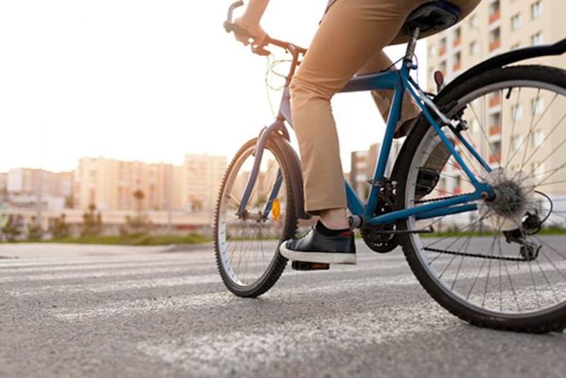 La restricción a la circulación de ciclistas que aplicará la DGT en los centros urbanos.