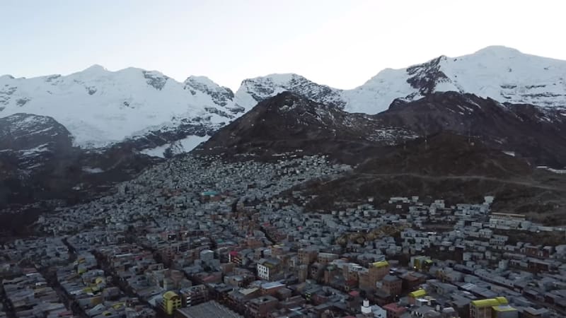 La Rinconada, en Perú, no solo es la ciudad más alta de América Latina, sino también un ejemplo extremo de adaptación humana. Fuente: Aventuras na Historia.