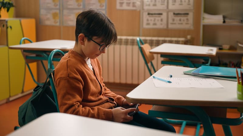 La SEP cambia las reglas | El Gobierno podría eliminar el uso de celulares en todas las escuelas del país, si se cumple esta condición