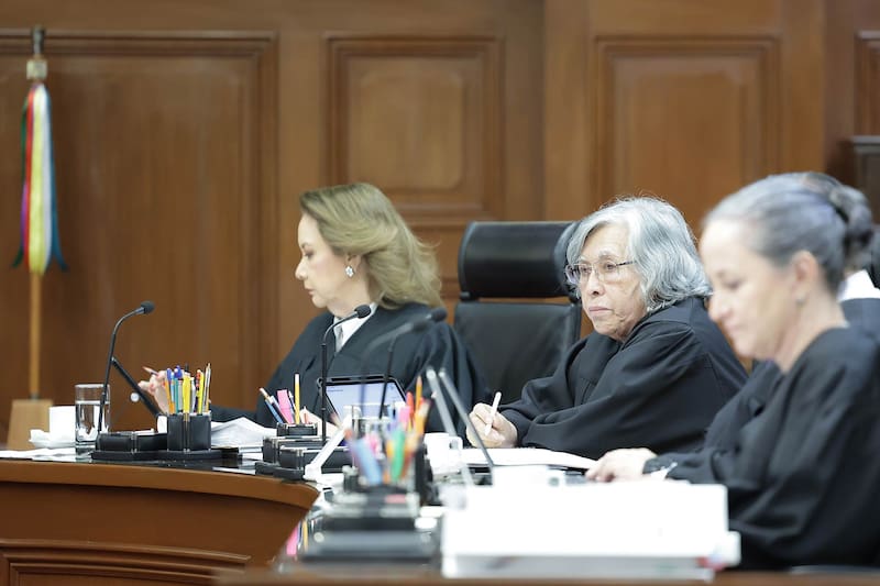 La Suprema Corte falló a favor de las viudas y declaró inconstitucional la regla de 5 años de concubinato para pensiones del IMSS.