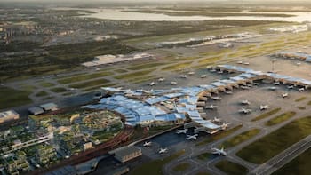 La terminal construida sobre terrenos ganados al mar que redefinirá uno de los aeropuertos más importantes del mundo
