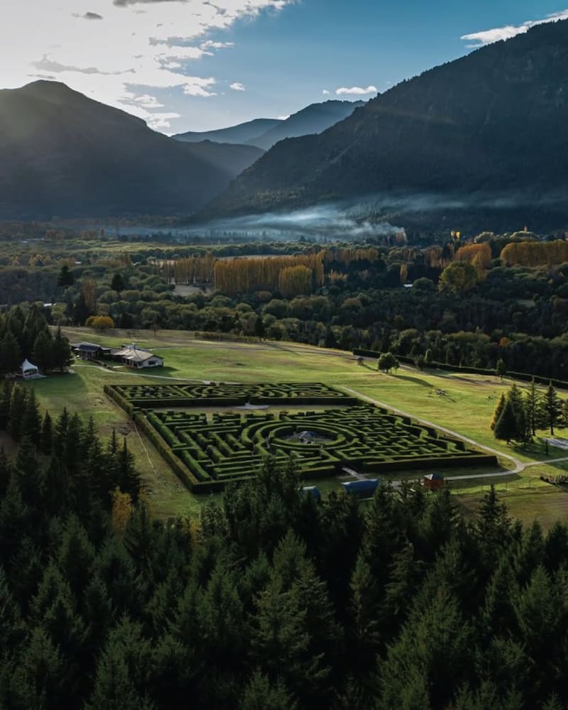 El laberinto, rodeado de montañas imponentes, es un paseo para todas las edades. Foto: (@laberintopatagonia)