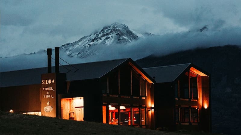 En Laberinto Patagonia se ofrecen degustaciones guiadas que permiten entender el proceso completo de producción. Foto: (@laberintopatagonia)