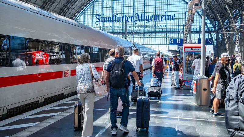 Lanzan la obra ferroviaria más importante del siglo: con más de 100.000 millones renovarán 81 km de vías y construirán 12 estaciones