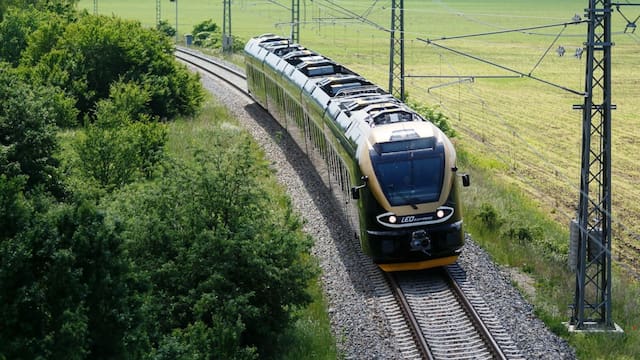 Lanzan un tren que recorrerá todo el continente a través de 1300 kilómetros y sin transbordos