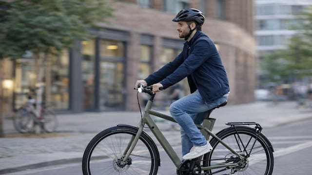 Largas filas en Lidl por esta bicicleta eléctrica urbana: tiene una batería potente y no necesita cambios de marcha