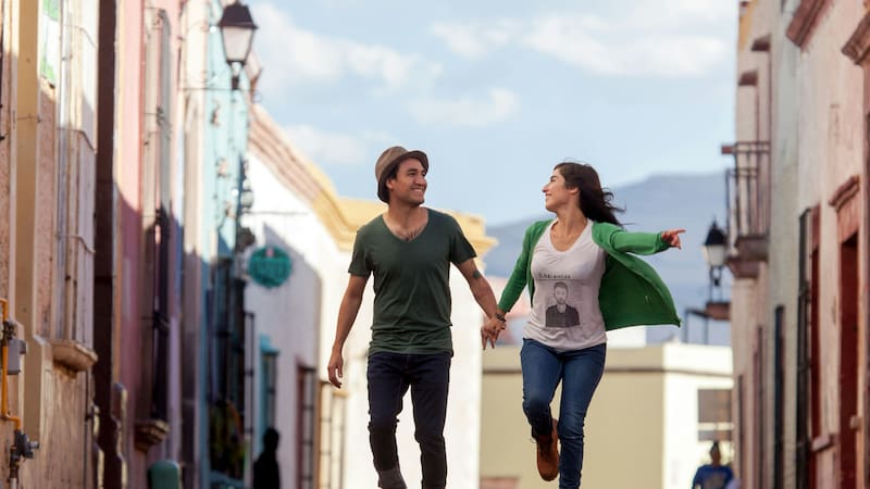 Las 36 preguntas que aseguran que te enamorarás en tu próxima cita, según la psicología. Fuente: Unsplash