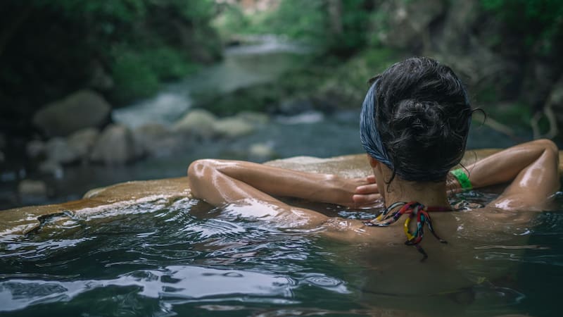 Las aguas termales medicinales que ayudan a curar todos los dolores: son gratuitas y anti estresantes.