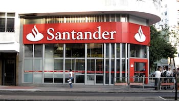 Las prejubilaciones que Banco Santander negocia con los sindicatos podrían alcanzar hasta 3000 empleados