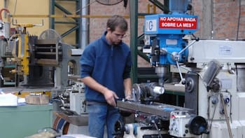 Las SGR podrán avalar créditos en dólares para pymes sin exportaciones: cuánto y bajo qué condiciones