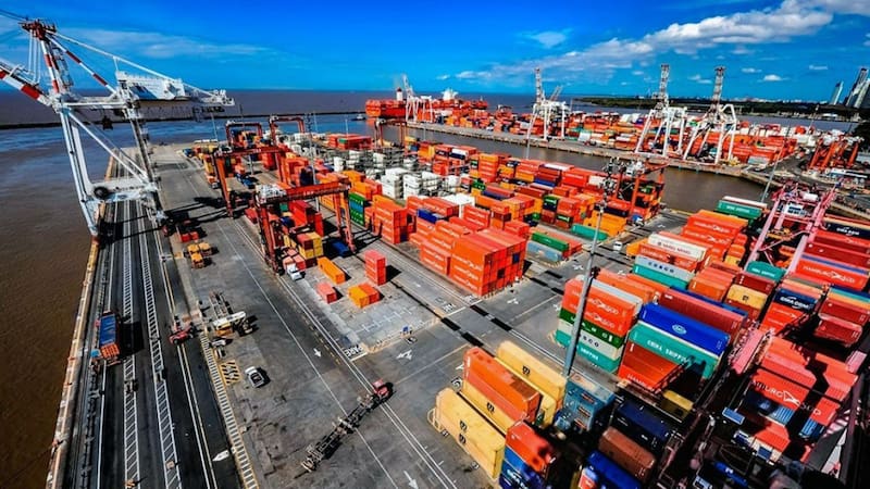 Las exportaciones impulsaron el fuerte superávit comercial del primer semestre.