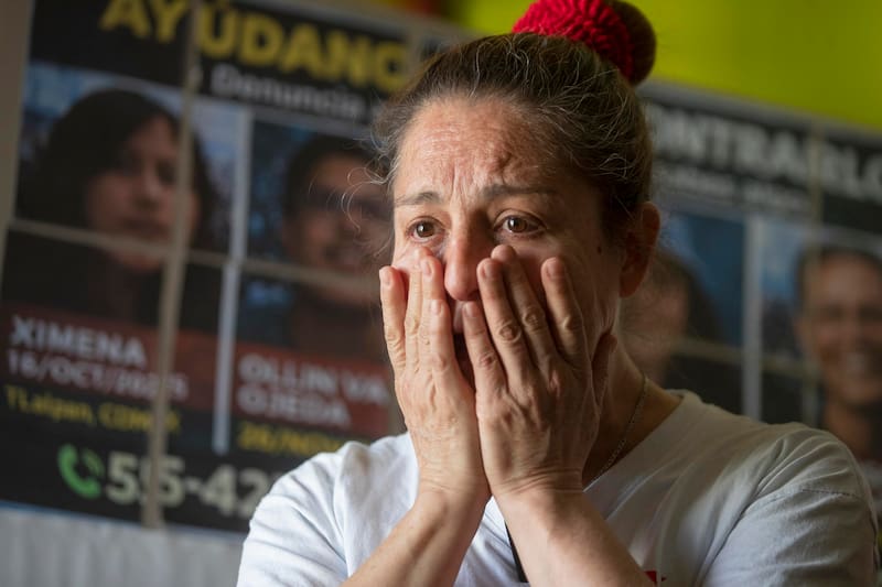 MEX2179. CIUDAD DE MÉXICO (MÉXICO), 08/05/2026.- Vanessa Gamez, madre de Ana Ameli García Gamez, estudiante de la UNAM desaparecida en julio de 2025 en el Ajusco, reacciona durante una entrevista con EFE este jueves, en la Ciudad de México (México). En medio de los preparativos para el Mundial 2026 en la Ciudad de México, familias de personas desaparecidas también alistan protestas para visibilizar una crisis nacional que acusan ignorada, en la misma donde se consolidó la carrera política de la presidenta de México, Claudia Sheinbaum. EFE/Isaac Esquivel