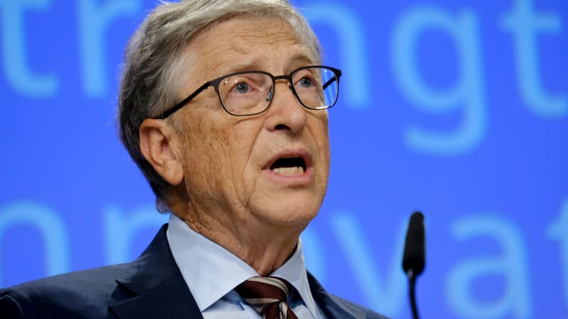 Las tres profesiones que la Inteligencia Artificial no podrá reemplazar jamás, según Bill Gates.