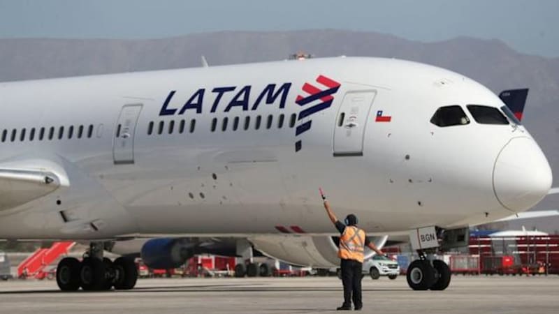 LATAM anunció la cancelación de una de sus rutas más usadas en Argentina: los motivos. Foto: Reuters
