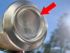 Por qué las latas de gaseosa tienen la base redonda y profunda: para qué sirve y por qué son fundamentales