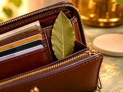 Llevar una hoja de laurel en la cartera durante septiembre: para qué sirve y por qué lo recomiendan
