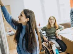 Otorgan descuento del 50% en el servicio de agua por ser buen estudiante: en qué municipio se aplica y cuáles son los requisitos