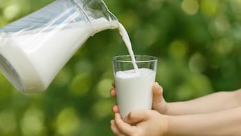 Urgente | Ordenan retirar la leche más popular del país de todos estos puntos de venta por estar gravemente contaminada