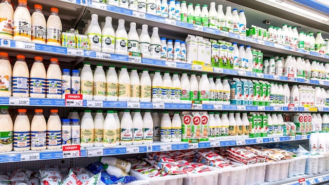 Exigen el retiro inmediato de esta reconocida marca de leche y advierten no comprarla en ningún supermercado ni tienda del país