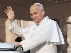 Nuevo parte médico del papa León XIV tras su operación por un cáncer de pulmón: “Comenzó a caminar”