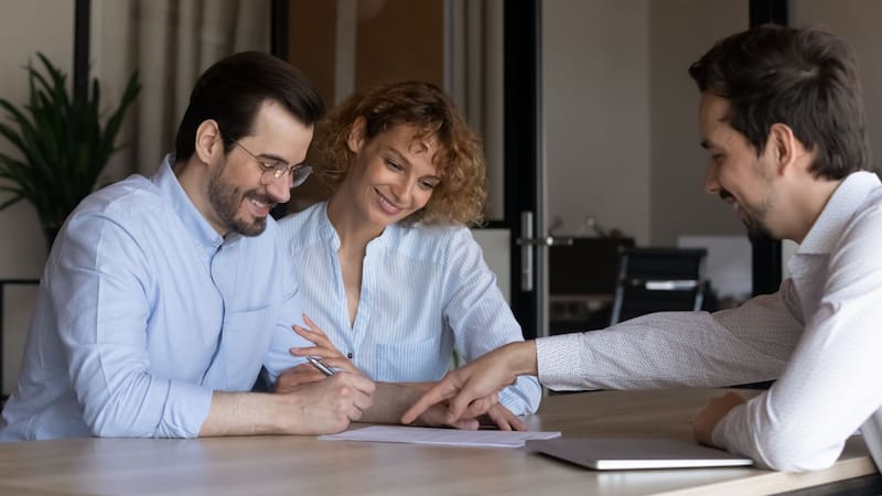 El trámite ante escribano es optativo y solo puede adoptarse cuando no existe ningún conflicto entre los herederos. Foto (Archivo)