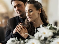 Cuando fallece el titular de una cuenta bancaria, ¿qué deben hacer los familiares para no heredar deudas?