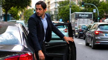 Es oficial | Quienes abran puerta del auto en este lugar serán multados de inmediato aunque solo sea para bajar