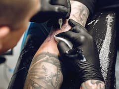 Oficial en Estados Unidos | Castigan con multas de 10,000 dólares a quienes hagan tatuajes en esta parte del cuerpo