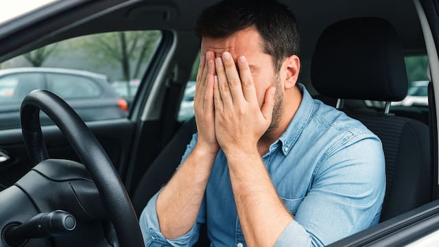 Atención conductores en Nueva York | Las nuevas reglas de puntos del DMV que ya está dejando a conductores sin licencias