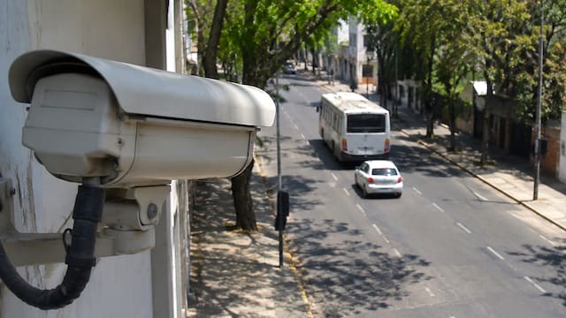 Es un hecho | Desde hoy, comenzarán a aplicarse multas automáticas para todos los conductores que circulen por el recorrido de estos autobuses
