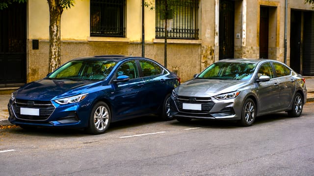 Cámaras en alerta: en julio, aplicarán multas a todos los vehículos que se estacionen en doble fila en cualquiera de estas calles