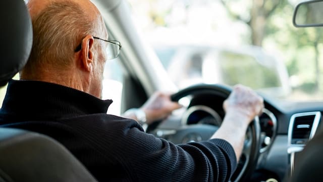 Adiós a las licencias de conducir | Por orden del Gobierno, aplicarán nuevas reglas para todos los mayores de 70 años desde el 20 de marzo: cuáles son