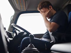 Eliminan licencias de conducir: por orden del DMV de California, todos los inmigrantes que están en esta lista pierden el documento en 2026