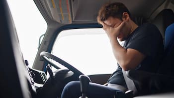 Eliminan licencias de conducir: por orden del DMV de California, todos los inmigrantes que están en esta lista pierden el documento en 2026