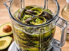 Licuar cáscara de palta con vinagre de manzana: para qué sirve y por qué recomiendan hacerlo