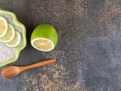 Mezclar limón con sal: el método viral para desinfectar el hogar que compite con la lavandina