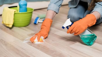 Cómo limpiar la grasa de los pisos con detergente: la manera más sencilla de aplicarlo