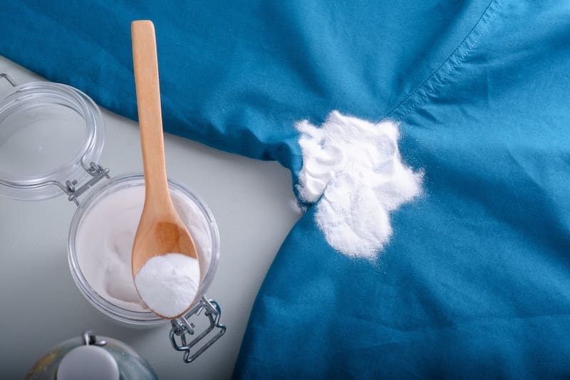 Combinar bicarbonato y vinagre blanco: por qué lo sugieren y para qué es útil (foto: freepik)
