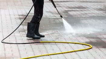 Confirmado | El Gobierno multará a los vecinos que tengan la vereda sucia durante estos horarios: los agentes controlarán los siete días de la semana