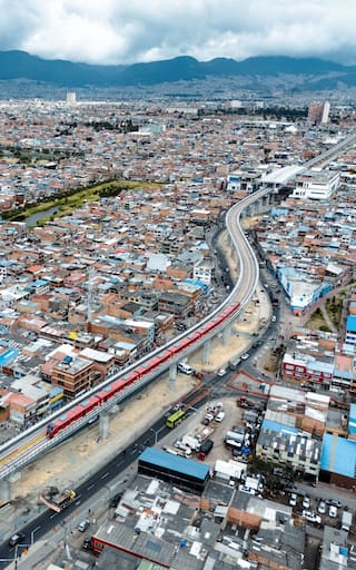 Carlos F. Galán, alcalde de Bogotá, sobre la Línea 1 del Metro: “El viaducto alcanzó los 17kms construidos y megaestructuras como el puente ferroviario de la 26 con Caracas avanzan a buen ritmo”