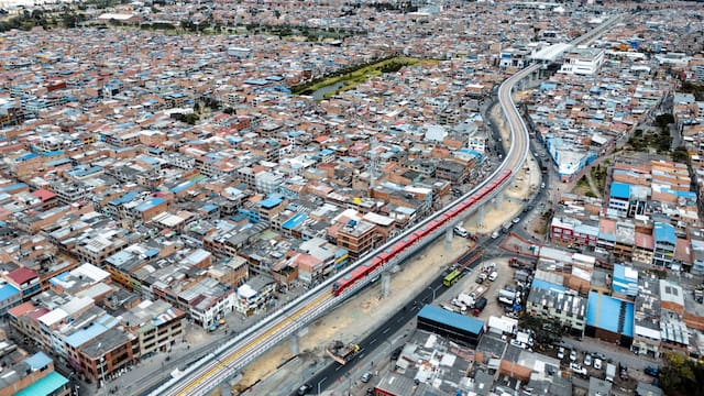 Carlos F. Galán, alcalde de Bogotá, sobre la Línea 1 del Metro: “El viaducto alcanzó los 17kms construidos y megaestructuras como el puente ferroviario de la 26 con Caracas avanzan a buen ritmo”