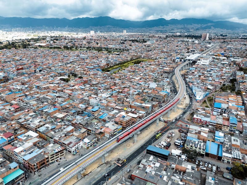 ¿Cuántos kilómetros de viaducto tiene construidos la Línea 1 del Metro?