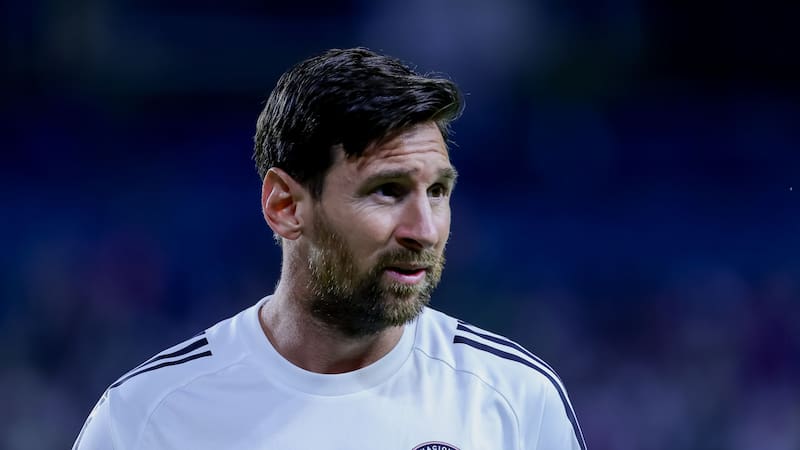 Messi, el futbolista que se convirtió en magnate del fútbol con ingresos por mil millones de dólares. (Fuente: EFE/ Cristobal Herrera-Ulashkevich).