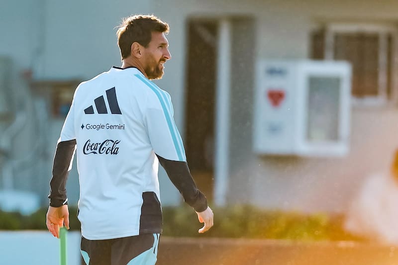 Ezeiza (Argentina), 06/10/2026.- Lionel Messi of Argentina reacts during a training session in Ezeiza, Argentina, 05 October 2026. Argentina is preparing to bid farewell to Messi with a series of tributes inside and outside the Monumental Stadium, while fans are organizing various initiatives to honor the captain after his 21-year career with the Albiceleste. EFE/EPA/JUAN IGNACIO RONCORONI