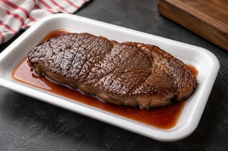 Qué es realmente el líquido rojo que sale de la carne.